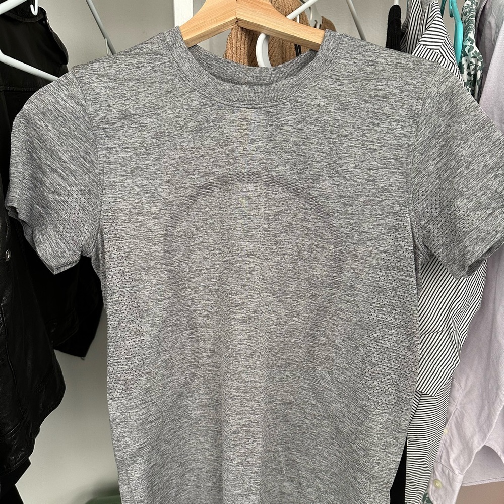 lululemon swiftly relaxed short sleeve slate/white
